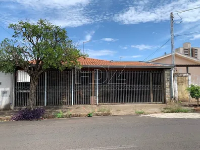 Casa com 2 Quartos à venda, 172m² no Centro, Araraquara