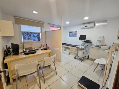 Sala Comercial para alugar, 32m² no Quarteirão Brasileiro, Petrópolis