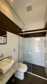 Sobrado com 4 Quartos para alugar, 300m² no Jardins Milão, Goiânia