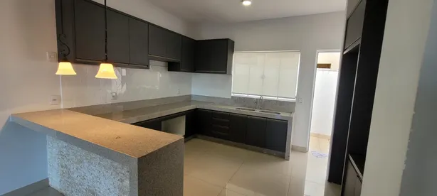 Casa de Condomínio com 3 Quartos para alugar, 160m² no Residencial Condomínio Jardim Veneza, Senador Canedo