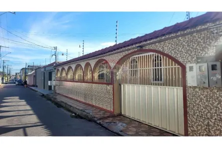 Casa com 3 Quartos à venda, 300m² no Alvorada, Manaus