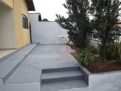 Casa com 4 Quartos para alugar, 200m² no Parque das Laranjeiras, Goiânia
