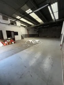 Galpão/Depósito/Armazém para alugar, 256m² no Retiro, Petrópolis