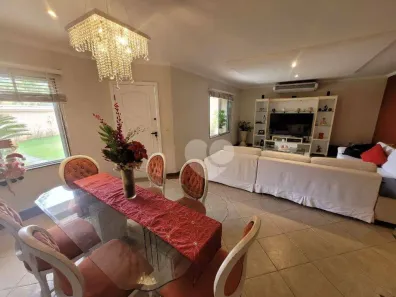 Casa de Condomínio com 4 Quartos para alugar, 233m² no Camorim, Rio de Janeiro