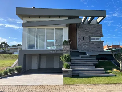 Sobrado com 3 Quartos à venda, 260m² no Sanga Funda, Nova Santa Rita