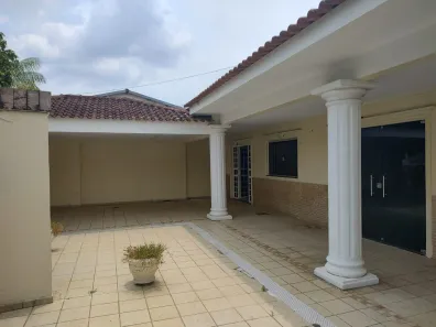 Casa com 4 Quartos à venda, 435m² no Aleixo, Manaus