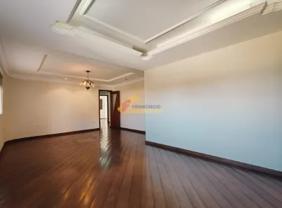 Casa com 3 Quartos para alugar, 230m² no Vila Belo Horizonte, Divinópolis