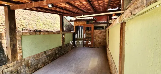 Casa com 3 Quartos para alugar, 300m² no Carangola, Petrópolis