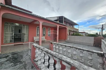 Casa com 4 Quartos à venda, 347m² no Aleixo, Manaus