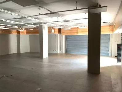Ponto Comercial para alugar, 200m² no Tanque, Rio de Janeiro