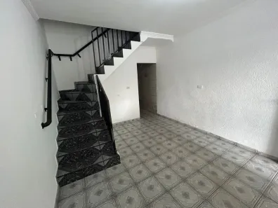 Sobrado com 2 Quartos para alugar, 100m² no Casa Grande, Diadema