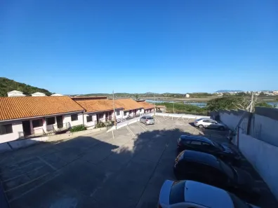 Casa de Condomínio com 2 Quartos para alugar, 50m² no Peró, Cabo Frio