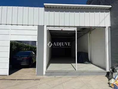 Ponto Comercial para venda ou aluguel, 692m² no Quissama, Petrópolis