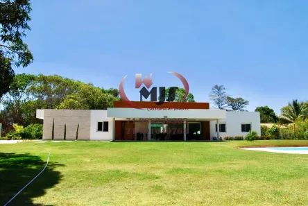 Casa de Condomínio com 4 Quartos para venda ou aluguel, 600m² no Portão, Lauro de Freitas
