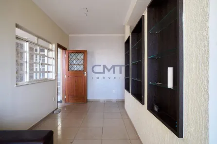 Casa com 3 Quartos para alugar, 220m² no Santa Efigênia, Belo Horizonte
