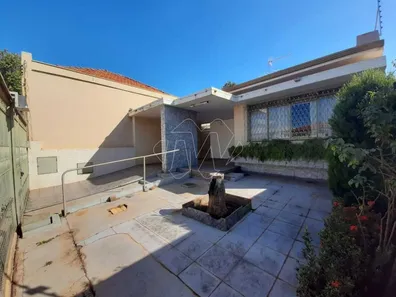 Casa com 2 Quartos à venda, 229m² no Centro, Araraquara