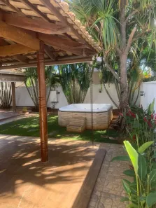Sobrado com 4 Quartos para alugar, 270m² no Jardins Valência, Goiânia
