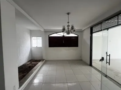 Casa com 3 Quartos para venda ou aluguel, 200m² no Nossa Senhora de Nazaré, Natal