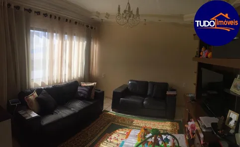 Sobrado com 3 Quartos à venda, 120m² no Santa Maria, Brasília