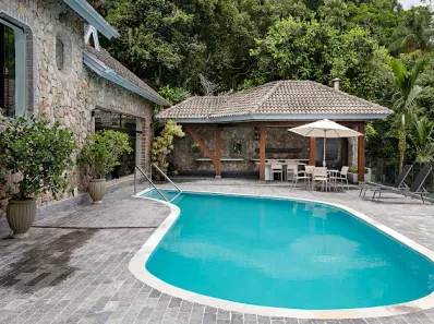Casa de Condomínio com 4 Quartos para venda ou aluguel, 700m² no Balneario Praia do Perequê, Guarujá