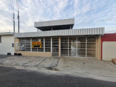 Casa com 4 Quartos à venda, 200m² no Santo Antônio, Manaus