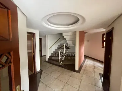 Casa de Condomínio com 3 Quartos para alugar, 400m² no Chácara Olaria, Taubaté