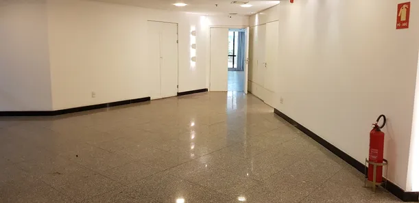 Sala Comercial para alugar, 891m² no Asa Norte, Brasília