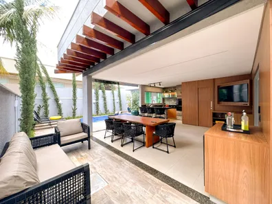 Casa com 4 Quartos à venda, 383m² no Jardins Valência, Goiânia