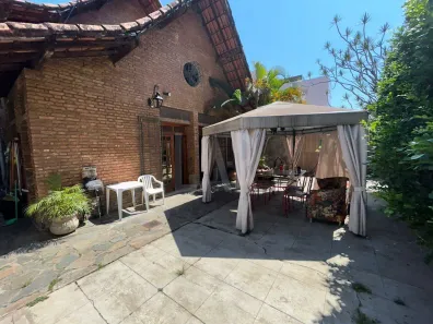 Casa com 6 Quartos à venda, 270m² no São José, Belo Horizonte