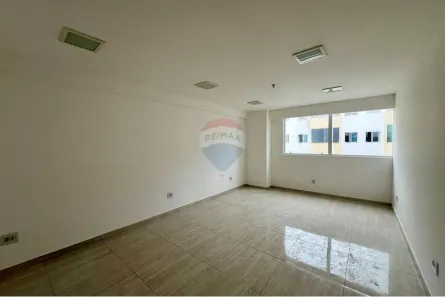 Sala Comercial à venda, 30m² no Centro, Lauro de Freitas