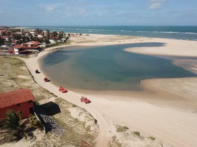 Casa com 6 Quartos para venda ou aluguel, 300m² no , Extremoz