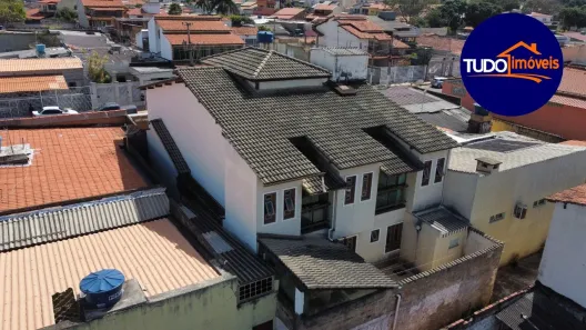 Sobrado com 5 Quartos para venda ou aluguel, 275m² no Setor Leste, Brasília
