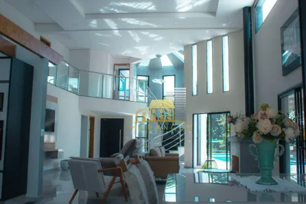 Casa de Condomínio com 5 Quartos para venda ou aluguel, 550m² no Reneville, Mairinque