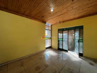Casa com 3 Quartos para alugar, 90m² no Pacaembu, Divinópolis