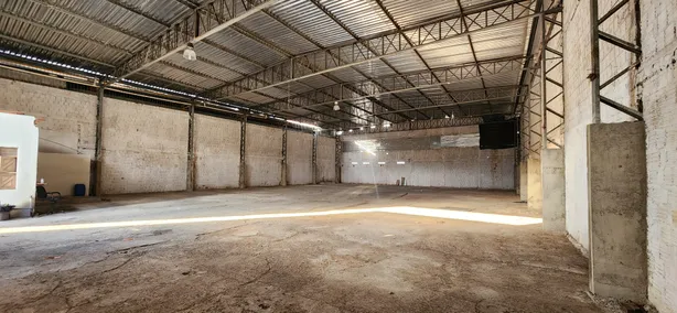 Galpão/Depósito/Armazém para alugar, 670m² no Quintas, Natal