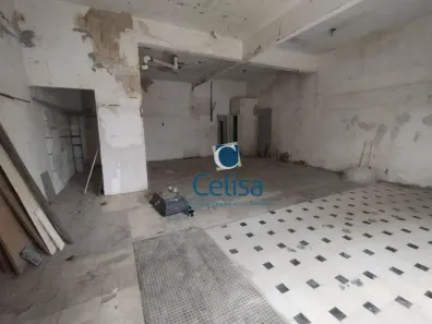 Ponto Comercial para alugar, 83m² no Leme, Rio de Janeiro