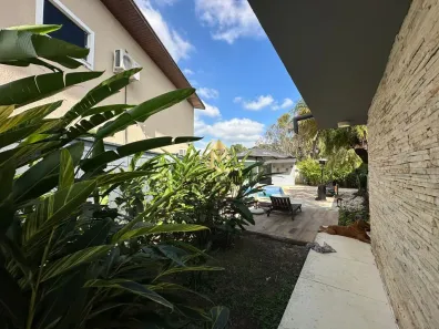 Casa de Condomínio com 4 Quartos para venda ou aluguel, 600m² no Jardim Independência, Taubaté