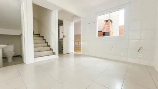 Sobrado com 3 Quartos para alugar, 100m² no Iririú, Joinville