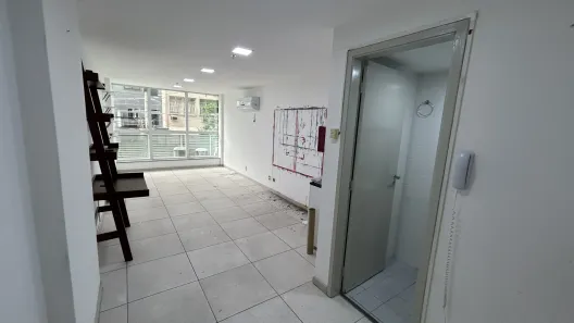 Sala Comercial à venda, 32m² no Ingá, Niterói