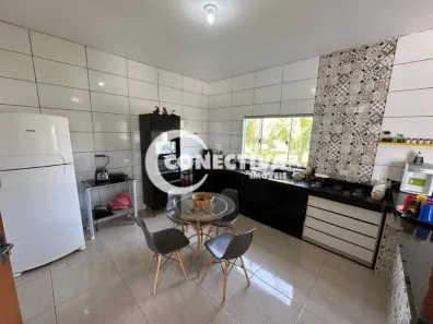 Fazenda/Sítio com 4 Quartos à venda, 160m² no Centro, Guapó
