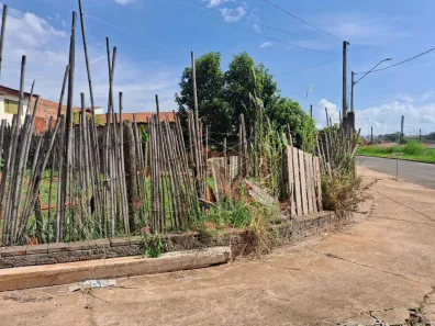 Lote/Terreno à venda, 256m² no Dois Córregos, Dois Córregos