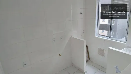 Apartamento com 2 Quartos para alugar, 40m² no Bom Jesus, Campo Largo