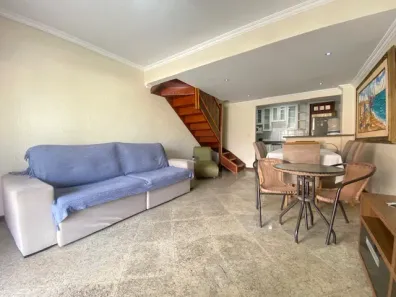Casa de Condomínio com 2 Quartos para alugar, 100m² no Ogiva, Cabo Frio