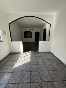 Casa com 2 Quartos para alugar, 80m² no Centro, Nova Iguaçu