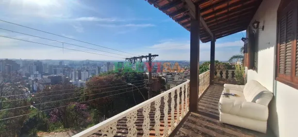 Casa com 6 Quartos à venda, 300m² no São Lucas, Belo Horizonte