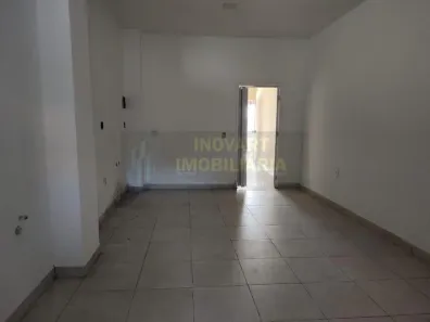 Prédio Residencial para alugar, 35m² no Centro, São Pedro da Aldeia