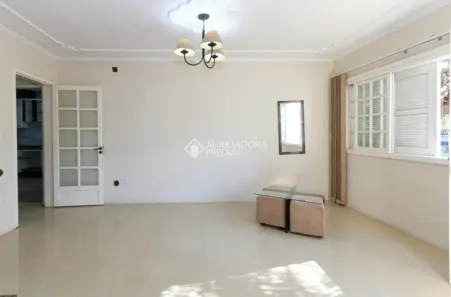 Casa com 3 Quartos para alugar, 180m² no Igara, Canoas