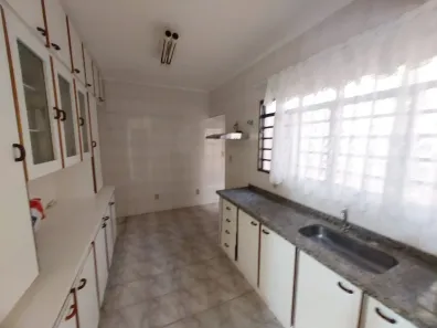 Casa com 4 Quartos à venda, 140m² no Vila Yamada, Araraquara