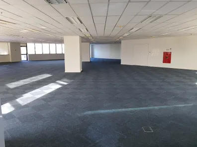 Sala Comercial para alugar, 490m² no Asa Norte, Brasília