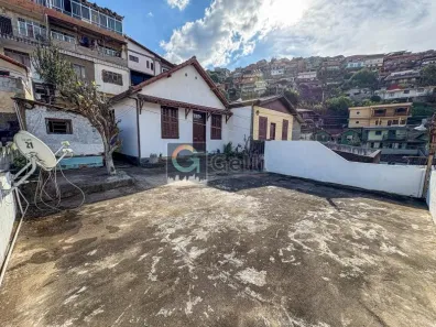 Casa com 2 Quartos para alugar, 120m² no Cascatinha, Petrópolis
